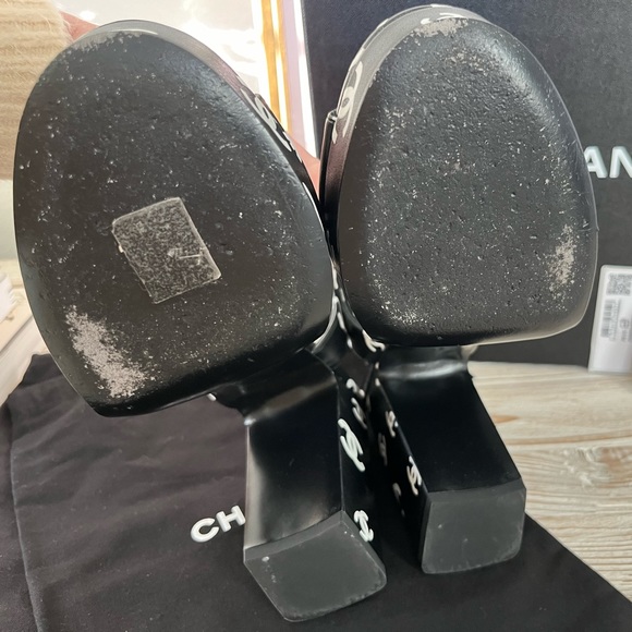 Chanel CC Logo Lambskin Platform Sandals - Picture 6 of 9